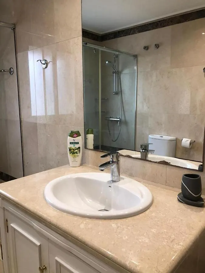 Dominion Apartments 에스테포나
